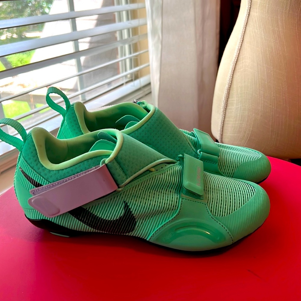 Brand new without tags Nike Superrep cycling shoes. Size 8.5.